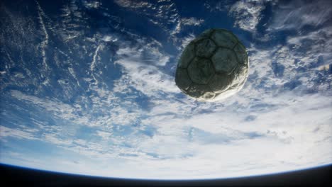 Viejo-Balón-De-Fútbol-En-El-Espacio-En-órbita-Terrestre